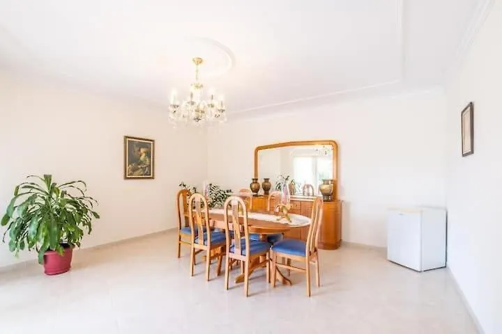 Casa Bella Vista - Fantastic Spacious Villa With Beautiful Views Views Of The Algarvian Mountains, Monchique Estômbar 0*,  Portugalsko