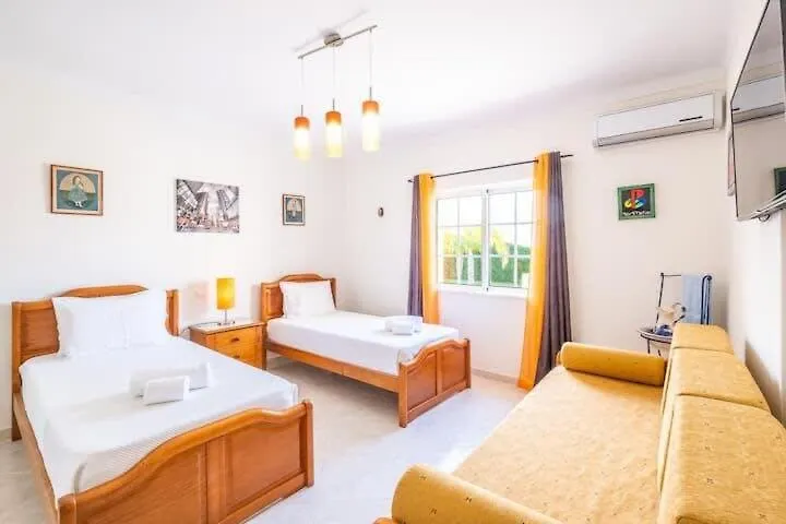 Casa Bella Vista - Fantastic Spacious Villa With Beautiful Views Views Of The Algarvian Mountains, Monchique Estombar Holiday home
