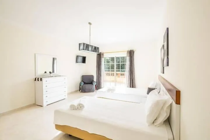 Casa Bella Vista - Fantastic Spacious Villa With Beautiful Views Views Of The Algarvian Mountains, Monchique Estombar Holiday home