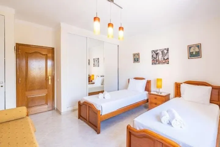 Casa Bella Vista - Fantastic Spacious Villa With Beautiful Views Views Of The Algarvian Mountains, Monchique Estombar Portugal