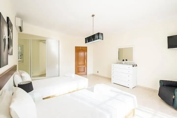 Casa Bella Vista - Fantastic Spacious Villa With Beautiful Views Views Of The Algarvian Mountains, Monchique Estombar Portugal