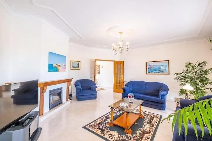 Holiday home Casa Bella Vista - Fantastic Spacious Villa With Beautiful Views Views Of The Algarvian Mountains, Monchique Estombar
