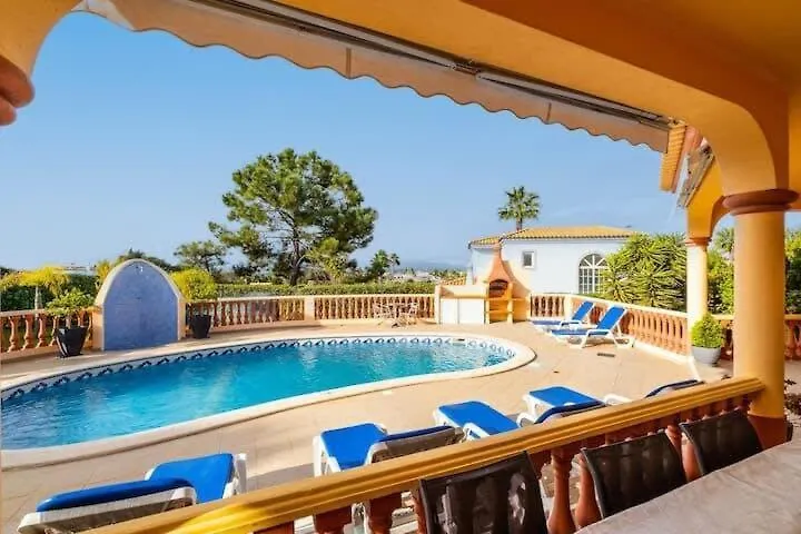 Casa Bella Vista - Fantastic Spacious Villa With Beautiful Views Views Of The Algarvian Mountains, Monchique Estombar
