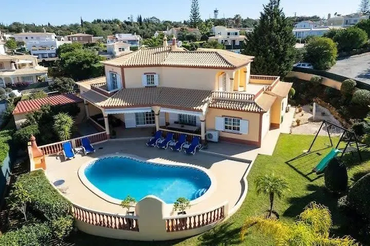 Holiday home Casa Bella Vista - Fantastic Spacious Villa With Beautiful Views Views Of The Algarvian Mountains, Monchique Estombar